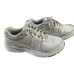 New Balance 411Walking Shoe size 8